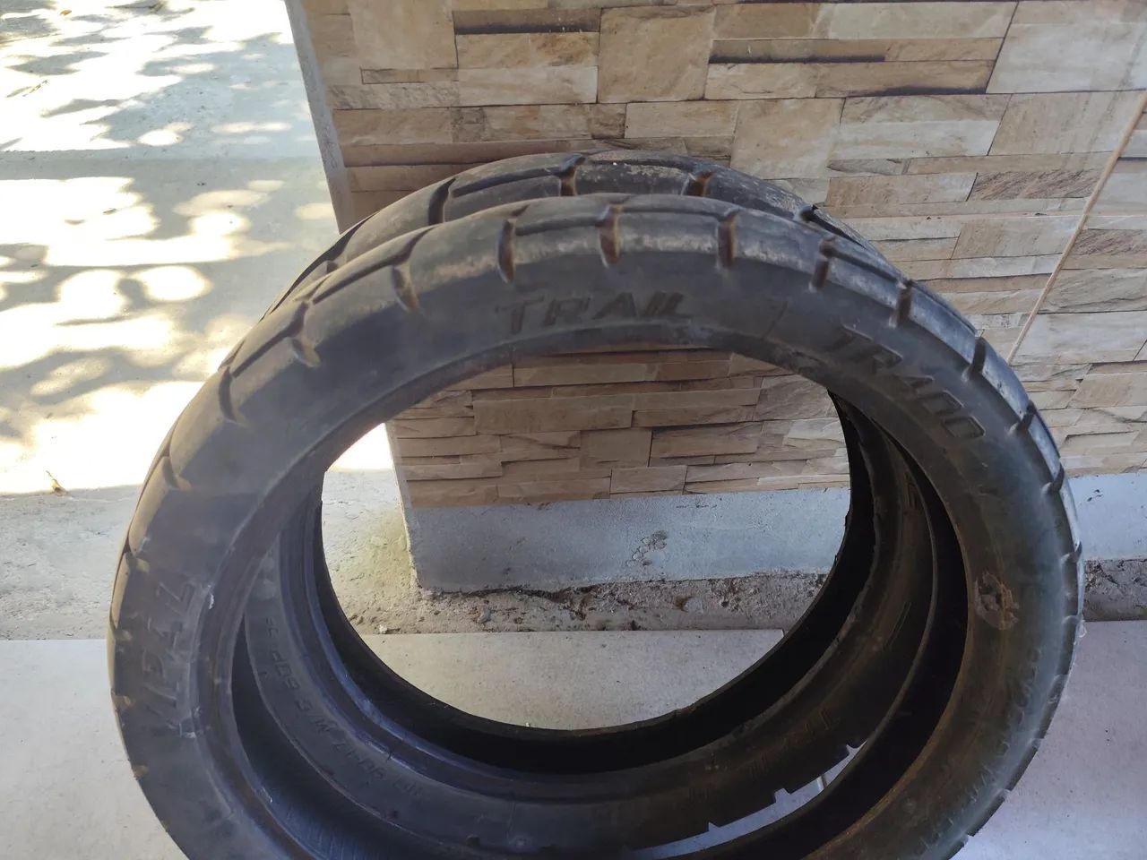 Pneus para Bros 150 meia vida em ótimo estado  - Foto 2