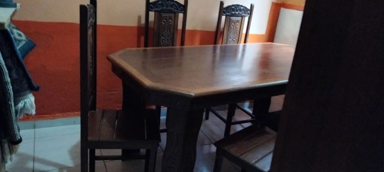 Mesa com 6 cadeiras  .De madeira ,nova . - Foto 3