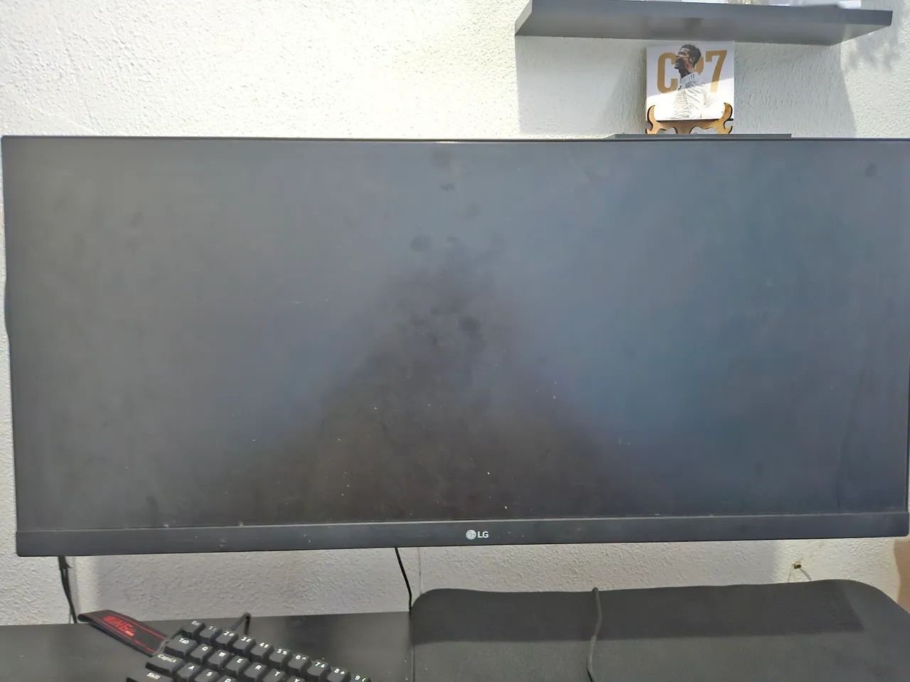 VENDO TELA LG 75HZ 29 POLEGADAS COM UM TRINCADO NO LED