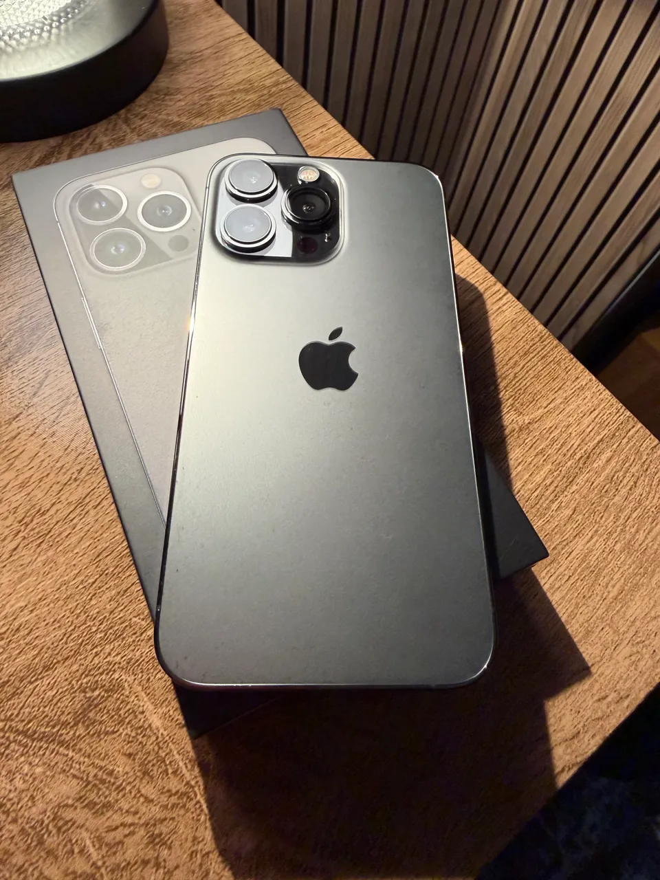 iPhone 14 Pro Max 256GB Silver ROW com bateria e display novos