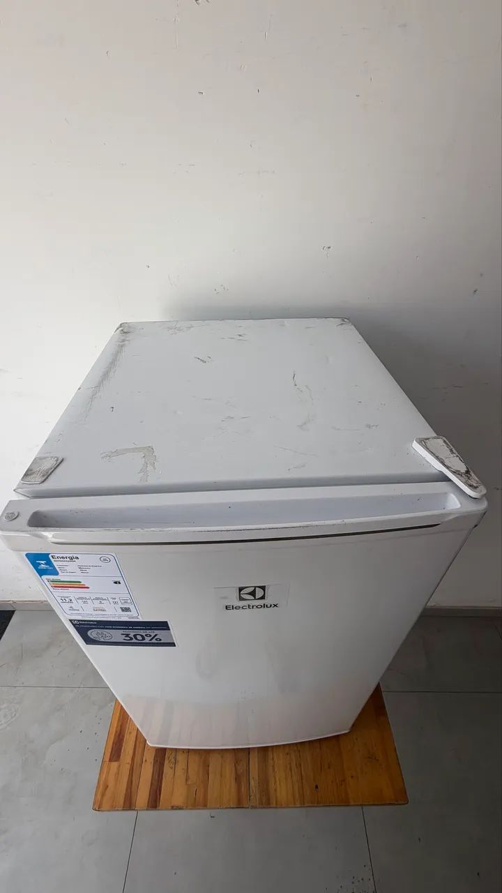 Frigobar Electrolux 121 litros127v outlet 