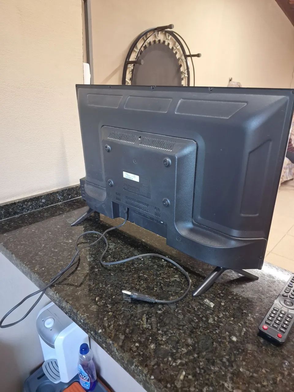Tv led Philco 28" com conversor integrado  - Foto 3