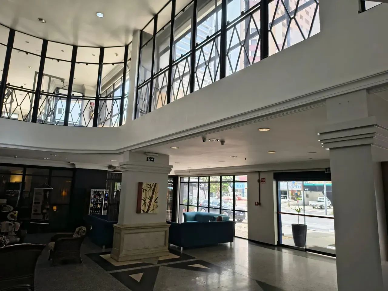 Alugo Flat dois dormitórios com vista mar!