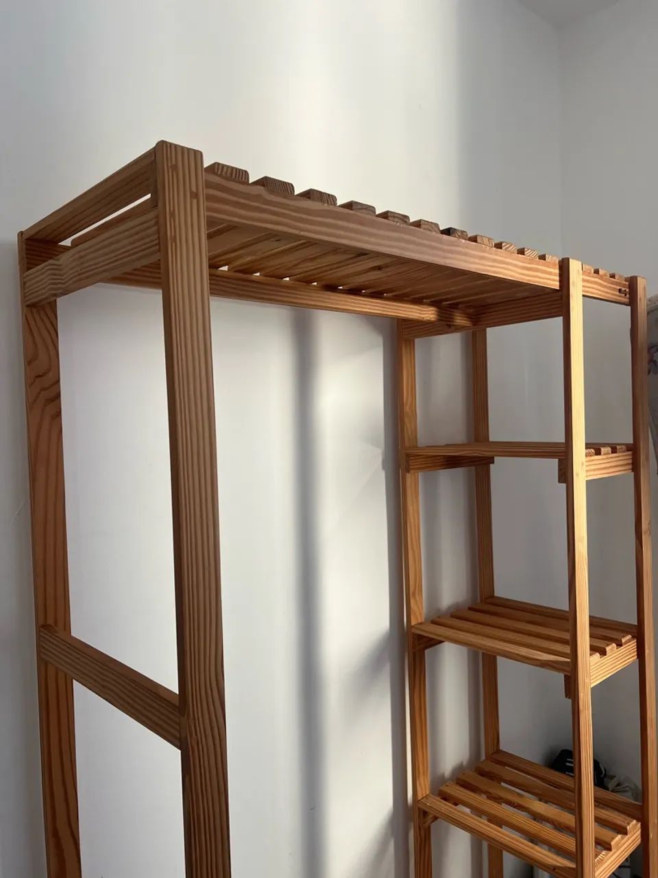 Arara de roupas/Madeira Pinus de qualidade  - Foto 3