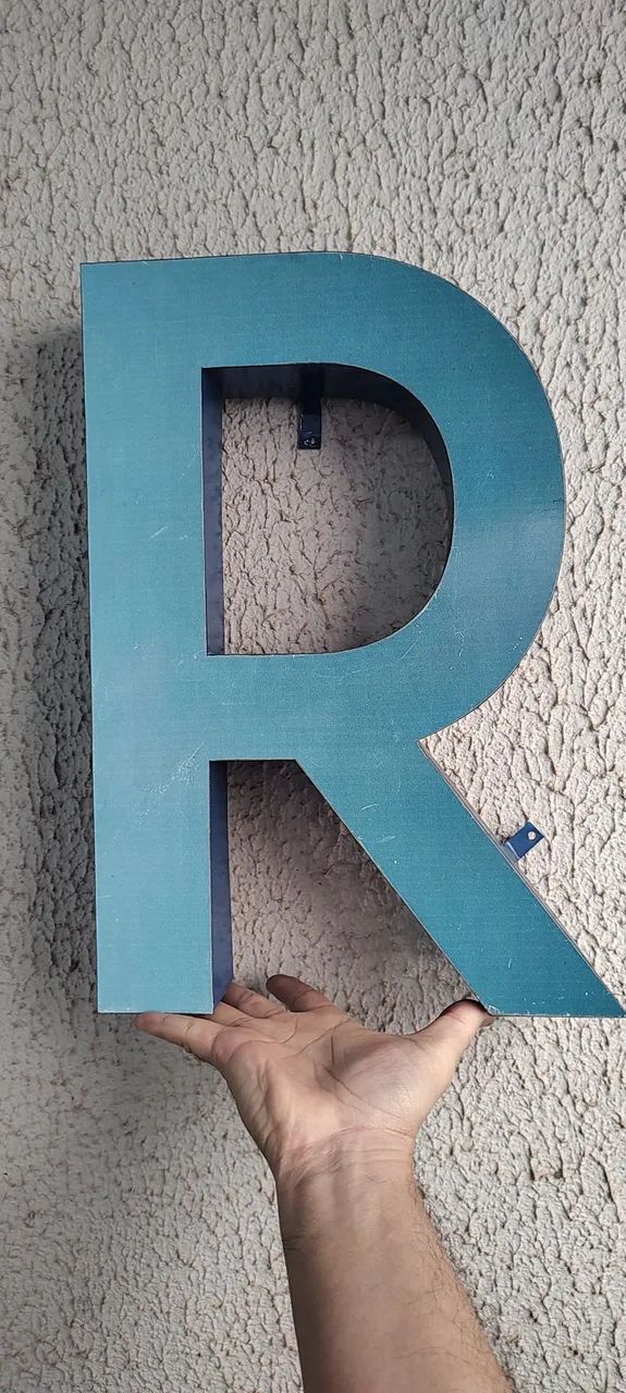 Letra R