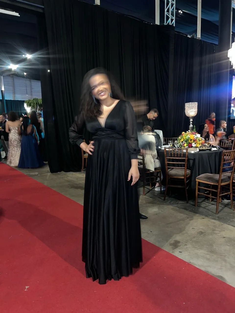 Vestido preto de festa 