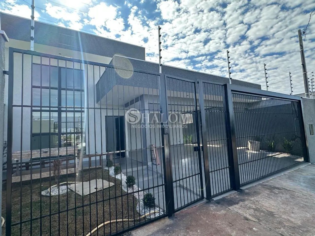 Casa à venda em Maringá, Jardim Barcelona, com 3 quartos, com 162 m²