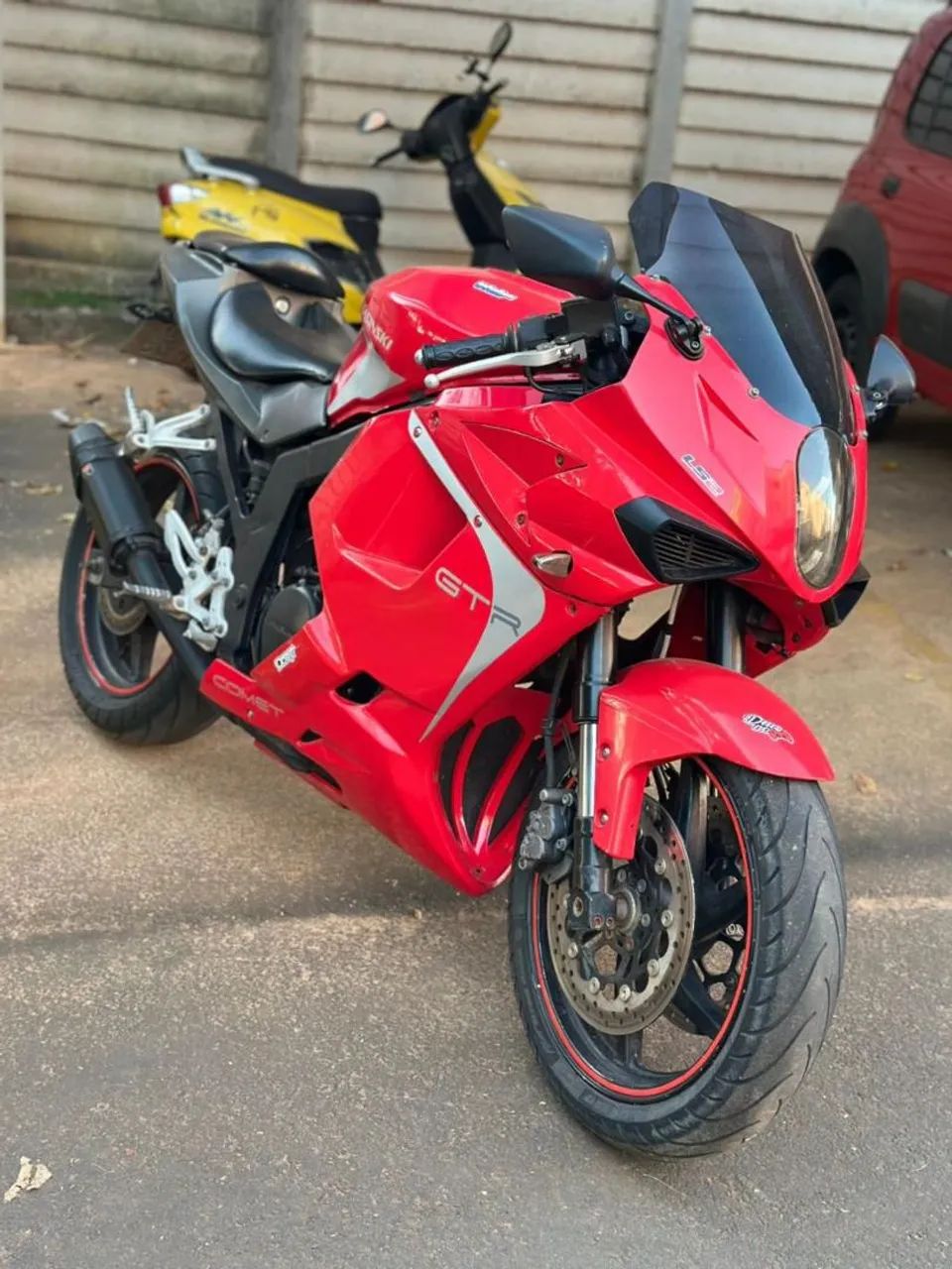 Vendo comet GTR  - Foto 2