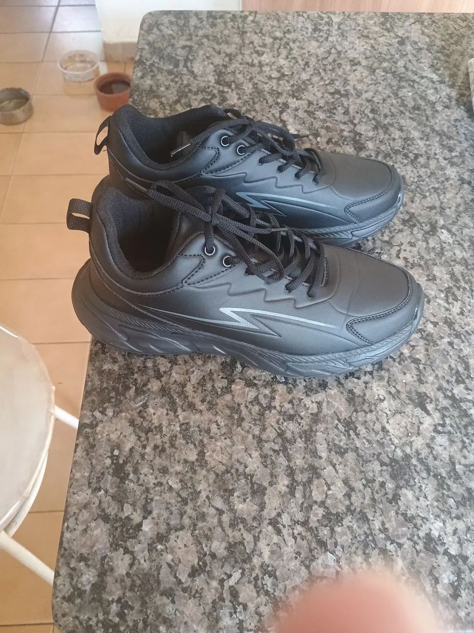Tênis preto N 41