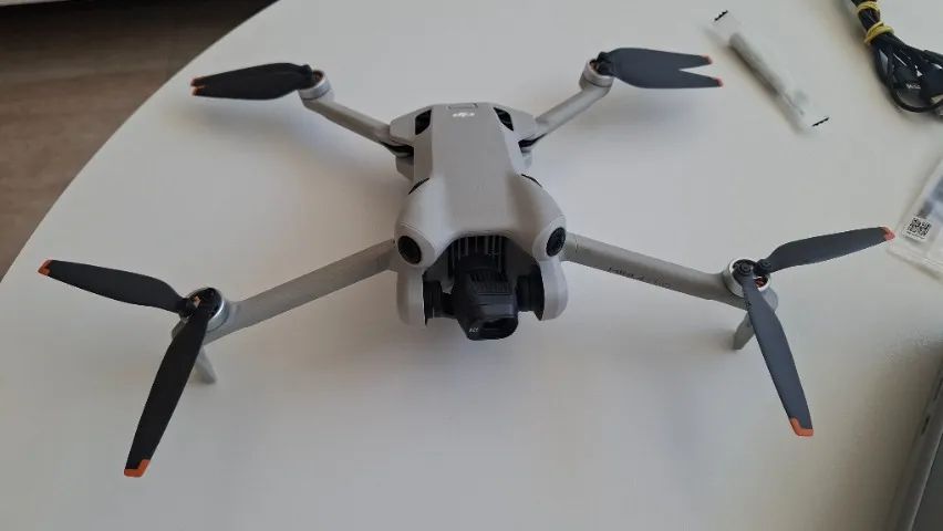 Drone DJI Mini 4 Pro Combo - Foto 2