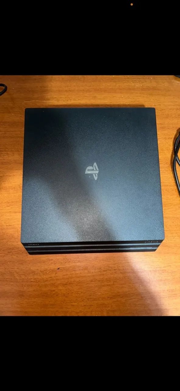 PS4 Pro + 3 controles - Foto 3