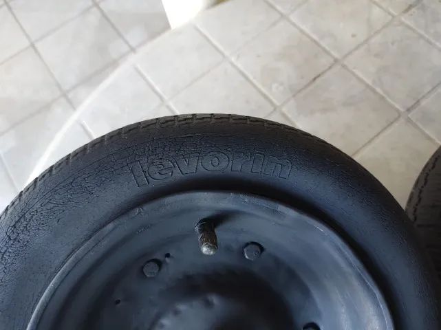 Roda e pneus para Carrinho mão - Foto 2