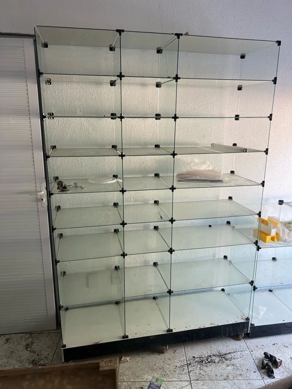 Prateleira de vidro, balcão e vitrine  - Foto 2