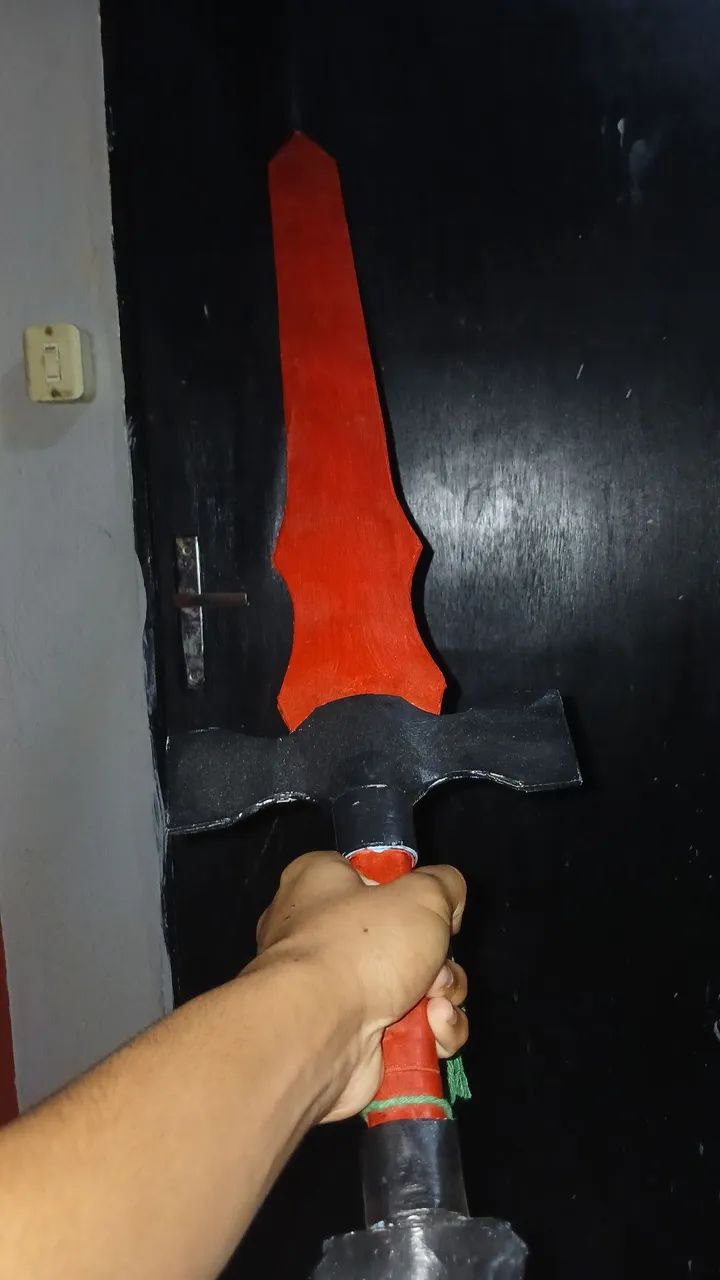 Espada vermelha.