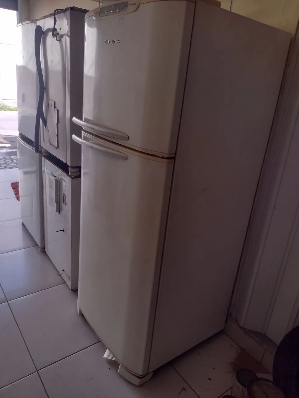 Geladeira Eletrolux ff37 com defeito  - Foto 5