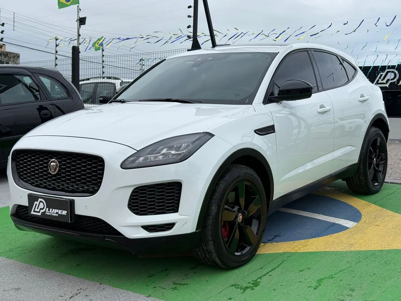 Jaguar E-Pace R-DYN. HSE 2.0 AWD 250cv AUT Flex 2018 - Foto 5