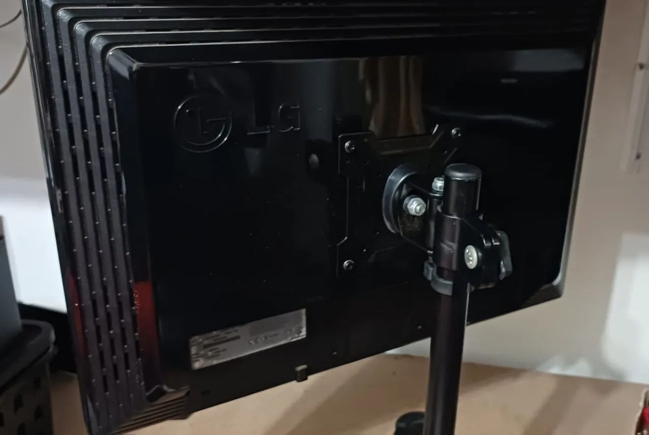 Monitor Flatron LCD 22'' + Pedestal - Foto 3