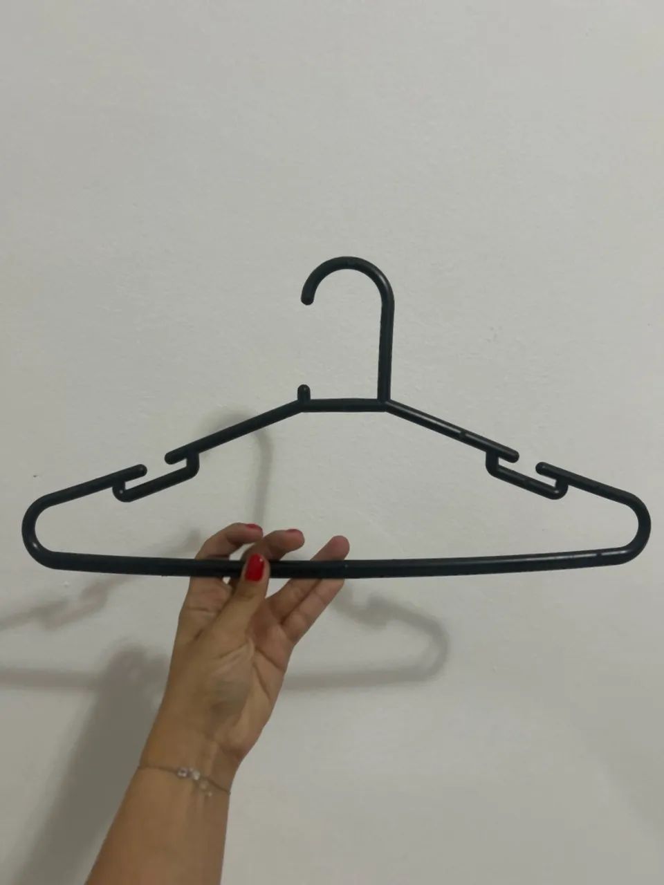 Vendo cabides de plástico preto  - Foto 2