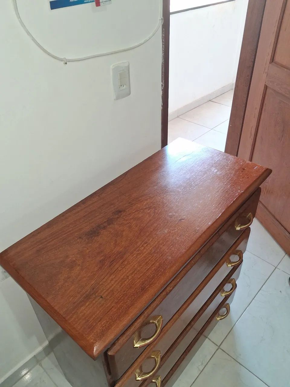 Vende-se uma cômoda semi nova - Foto 2