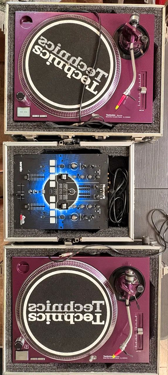 VENDA - PAR DE TECHNICS MK2 PERSONALIZADOS + NUMARK SCRATCH