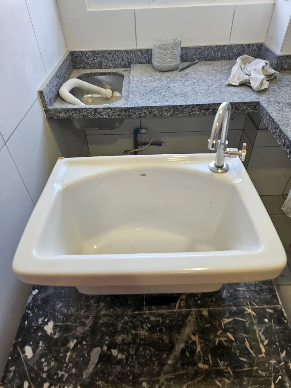 Tanque de Louça com Mesa Branco Celite (NOVO) - Foto 2