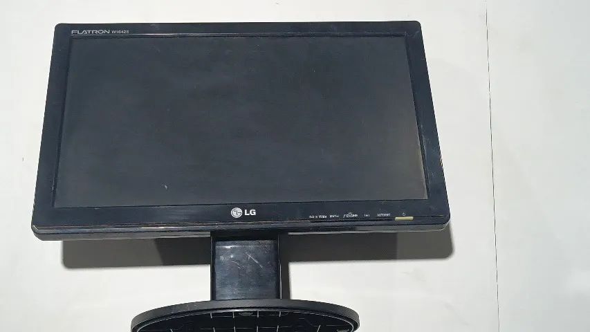 LG Flatron W1642S (ou modelo relacionado W1642S-PF de 15,6 polegadas) - Foto 2