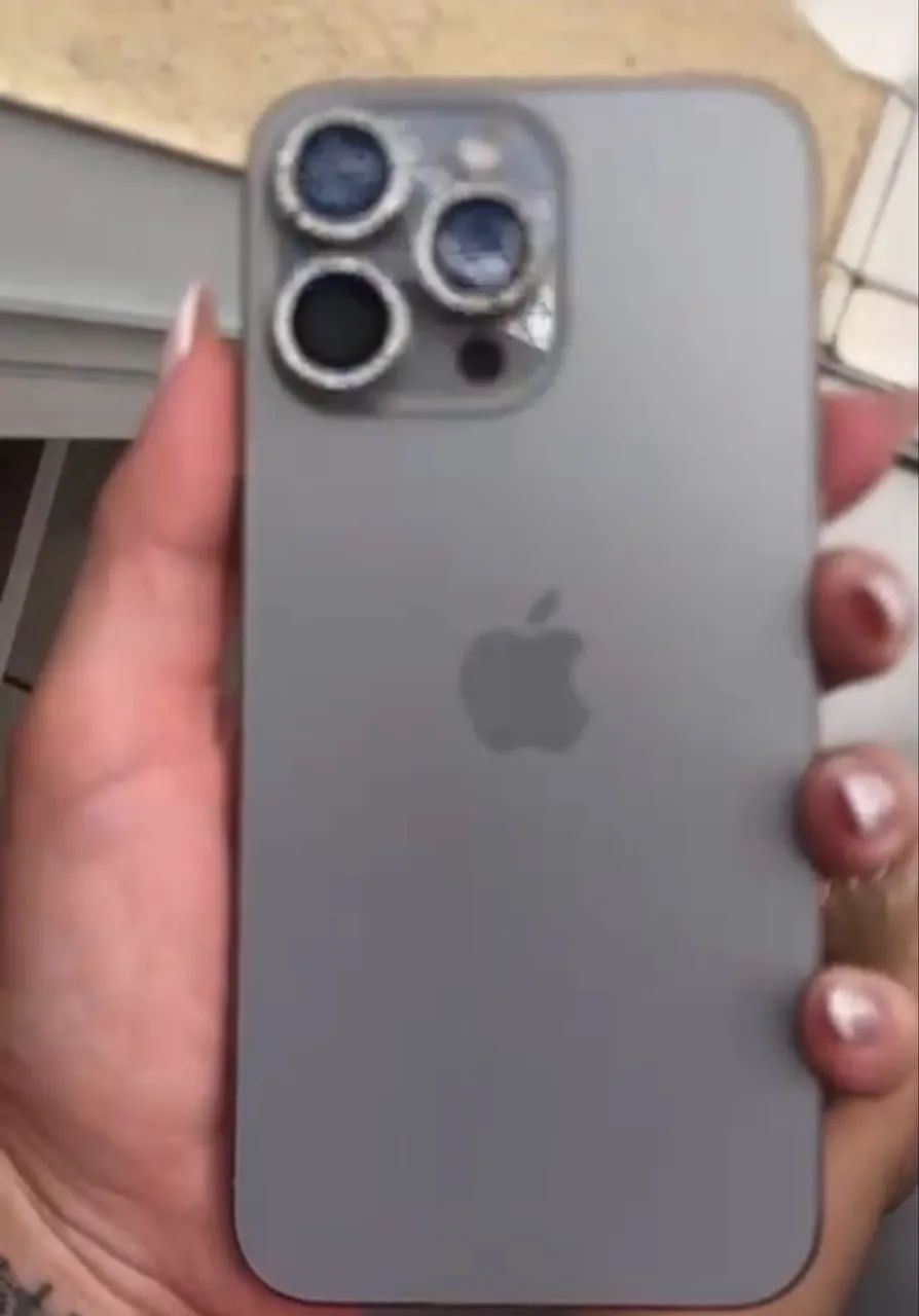 iPhone 15 Pro Max - Foto 2