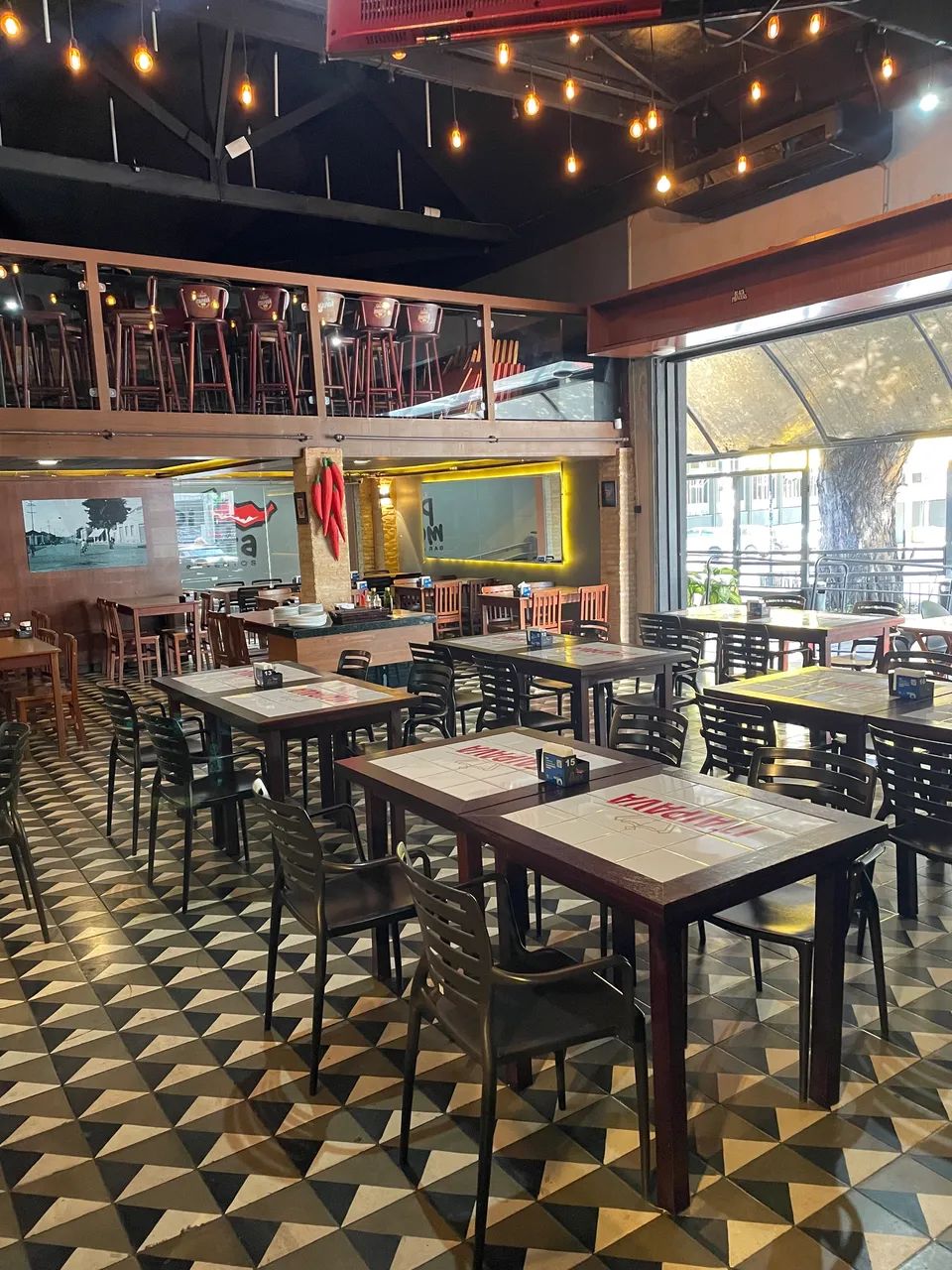Vendo ponto comercial Bar, Restaurante e Casa de Festas em funcionamento 
