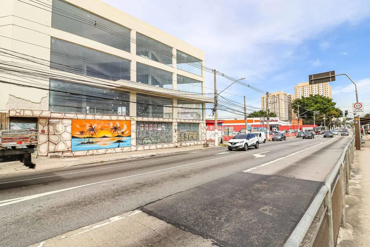Prédio comercial na Avenida Guarapiranga, 811  837 m² - Foto 2