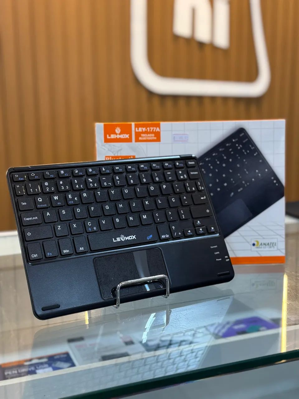 Teclado Bluetooth c/ Mouse Touchpad - Foto 2