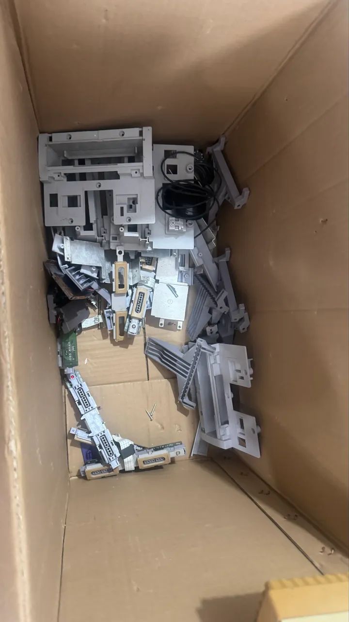 Caixa com carcaças e partes do super Nintendo  - Foto 4