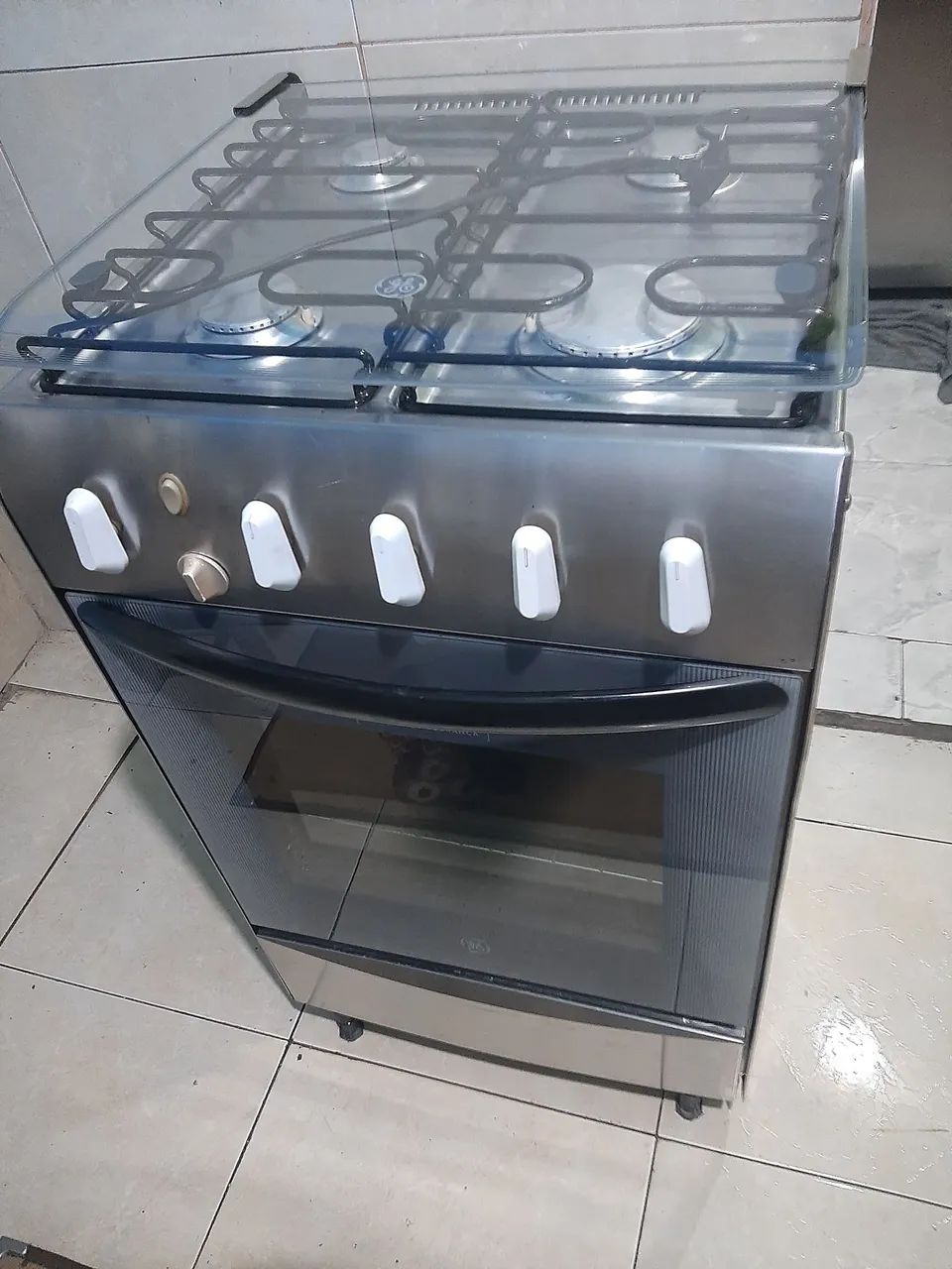 fogão General Electric. acendimento automático. tudo funcionando perfeitamente. 