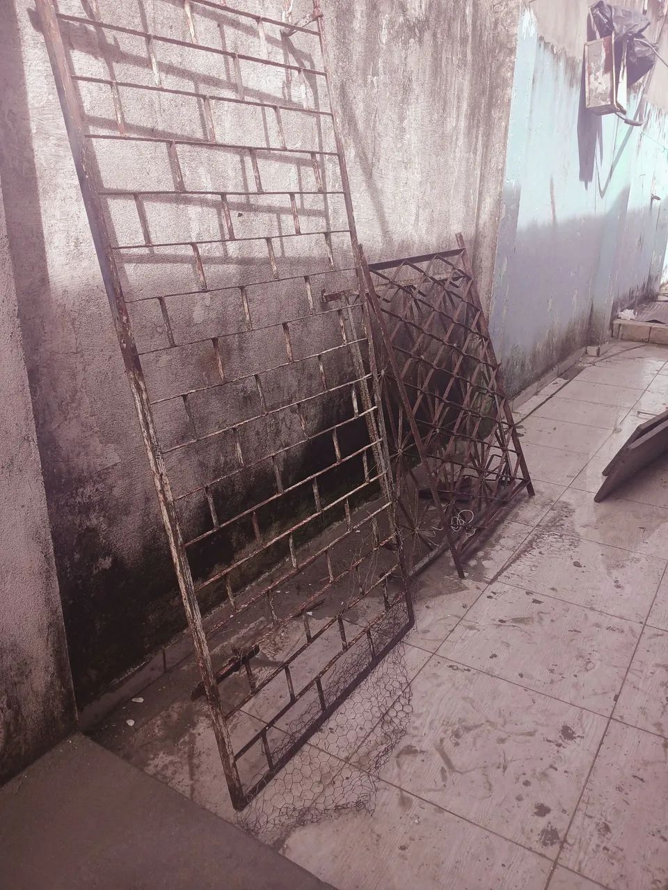3 Grades de ferro