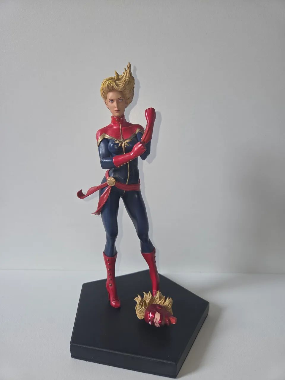 Capitã marvel comics delux iron studios 1/10 - Foto 5