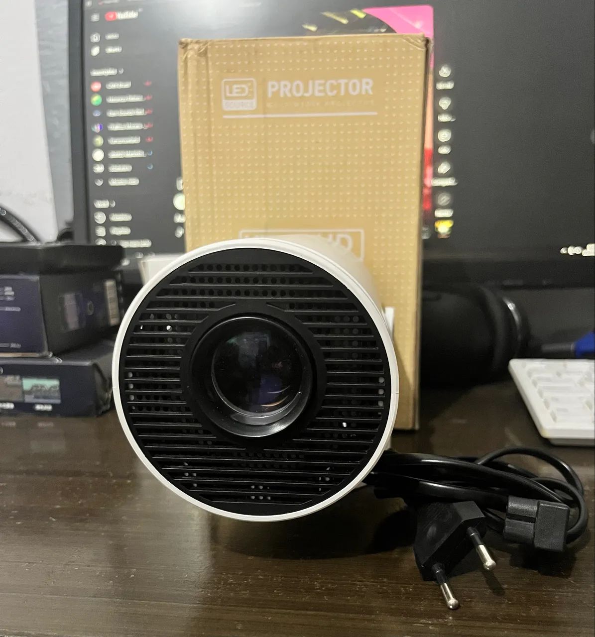 Projetor novo Hy300 