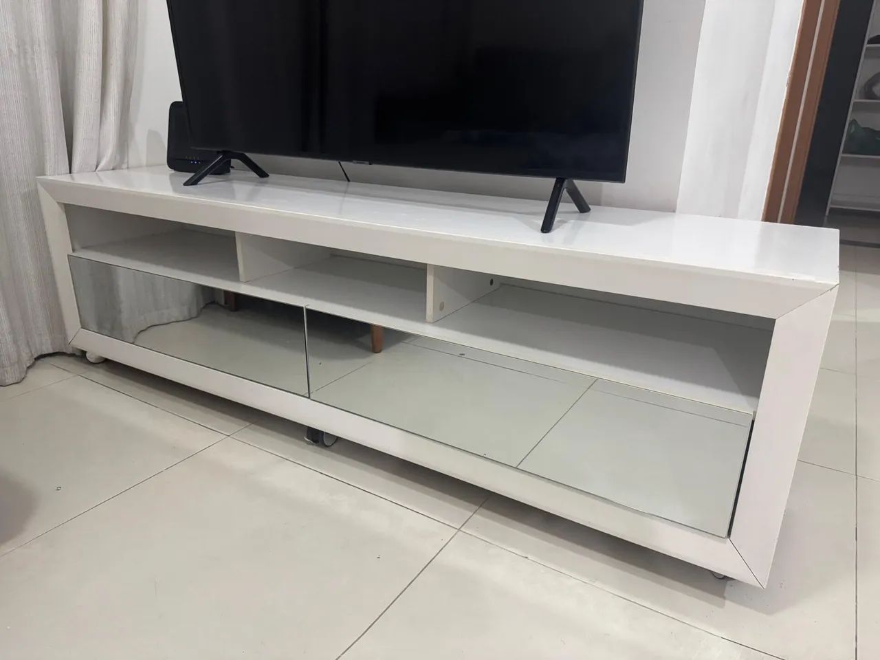 Rack Branco espelhado 