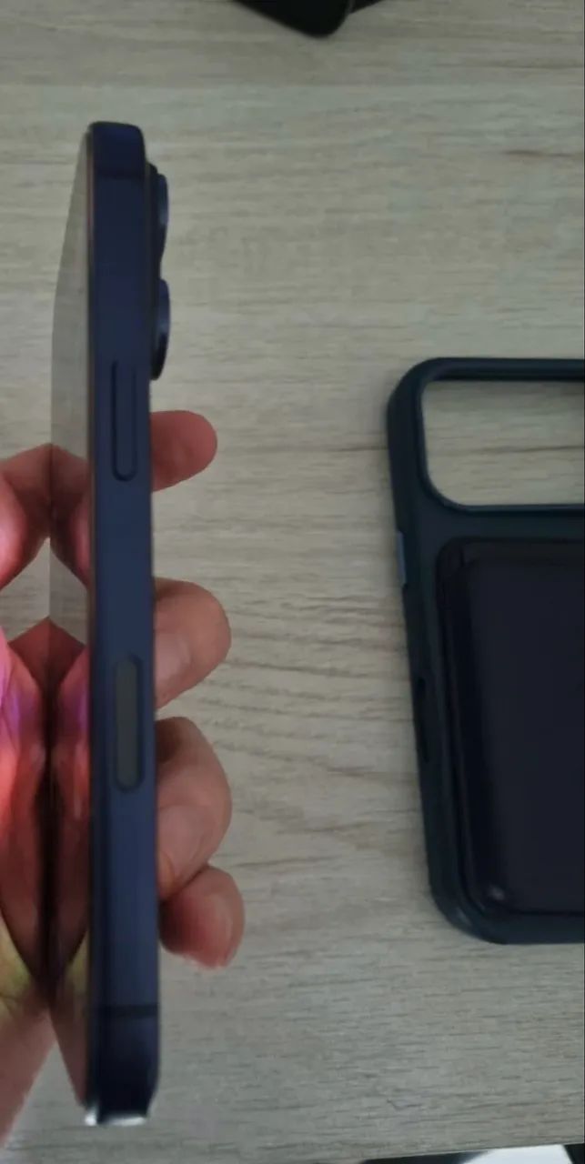 iPhone 17 pro 256gb - Azul - com garantia apple até Outubro - Foto 2