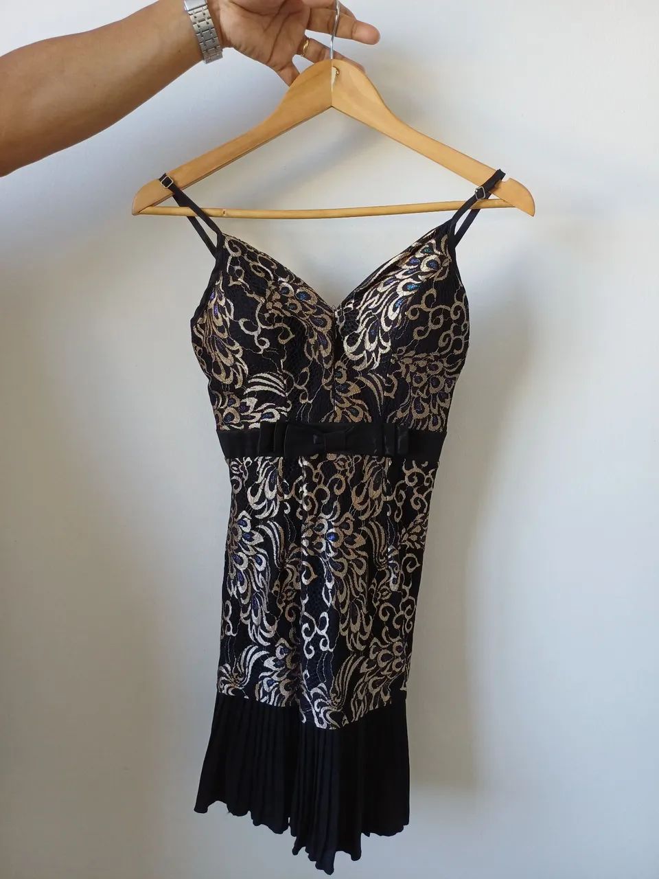 Vendo 2 vestidos de festas.