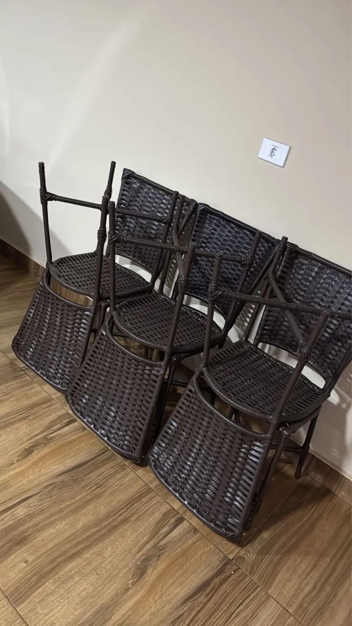 Jogo de Mesa com 6 cadeiras  - Foto 3