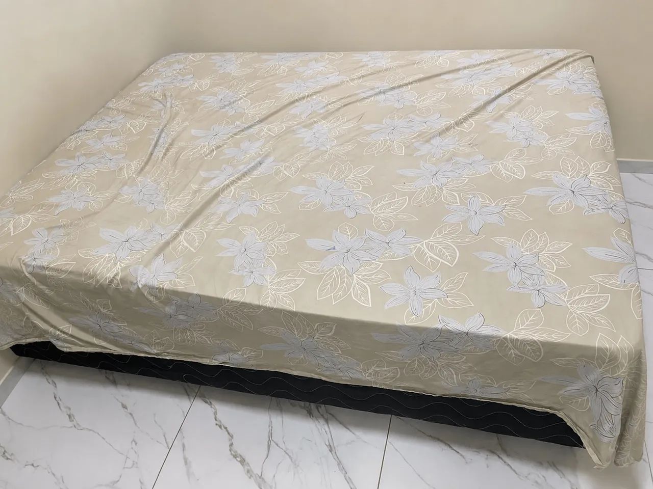 Vendo Cama King com molas