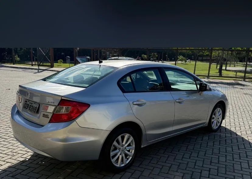 Honda Civic Civic Sedan LXR 2.0 Flexone 16V Aut. 4p 2014