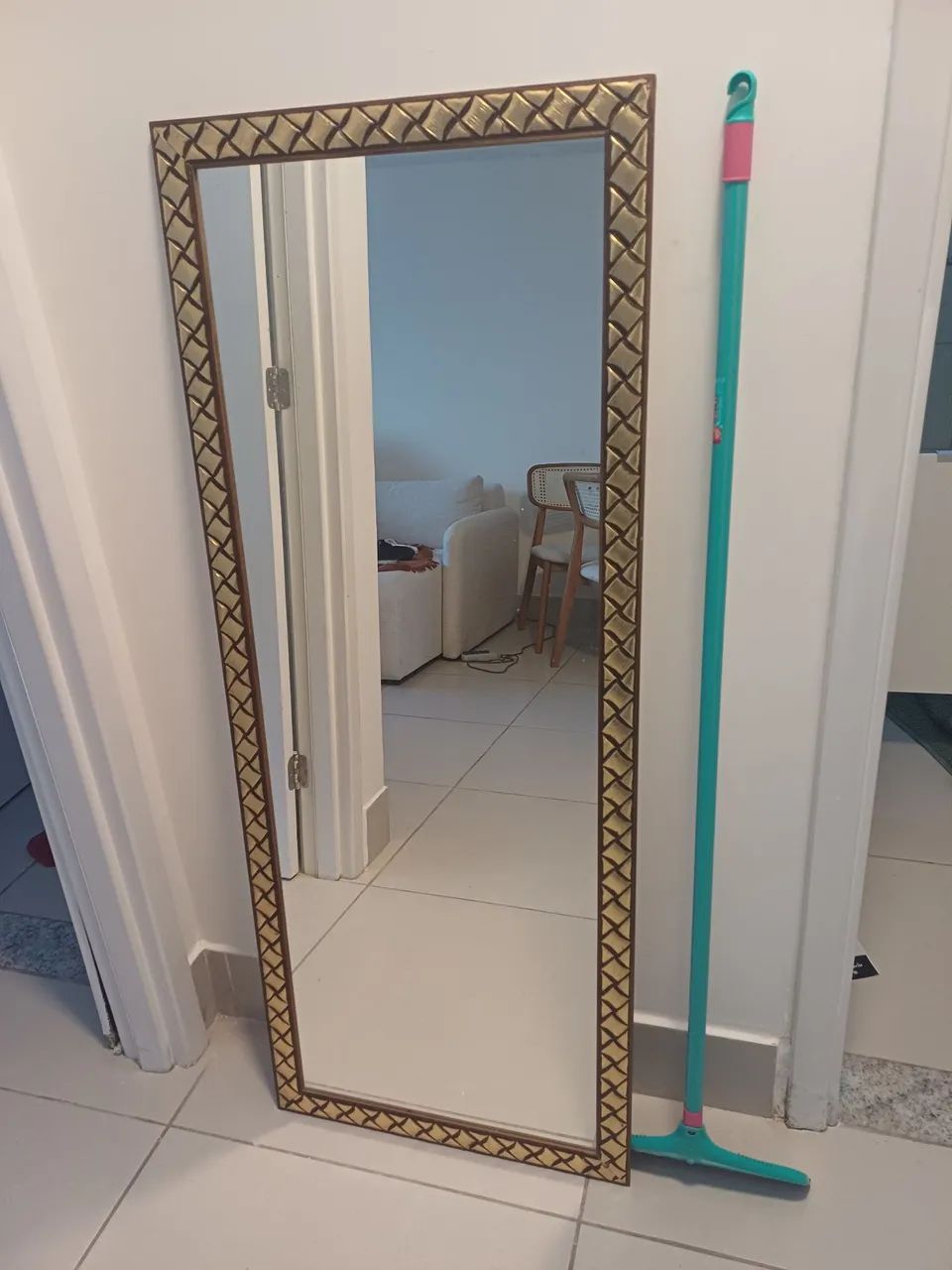 Espelho com moldura