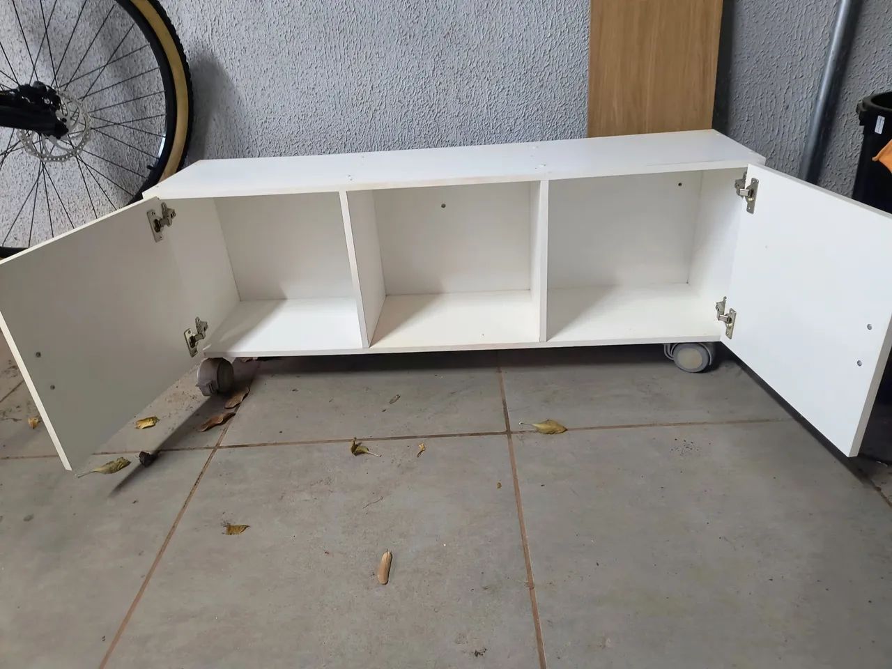 RACK BRANCO COM RODINHAS 