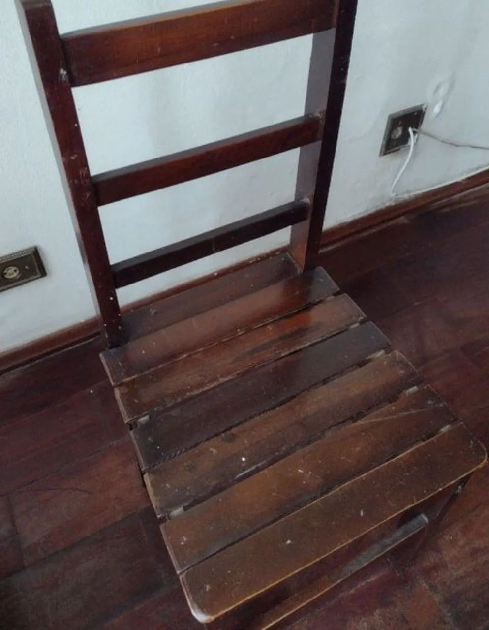 Cadeira de Madeira Maciça Ripada Escolar 