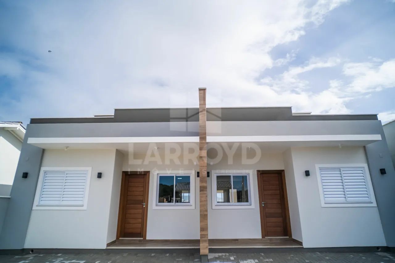 CASA EM CONDOMÍNIO
