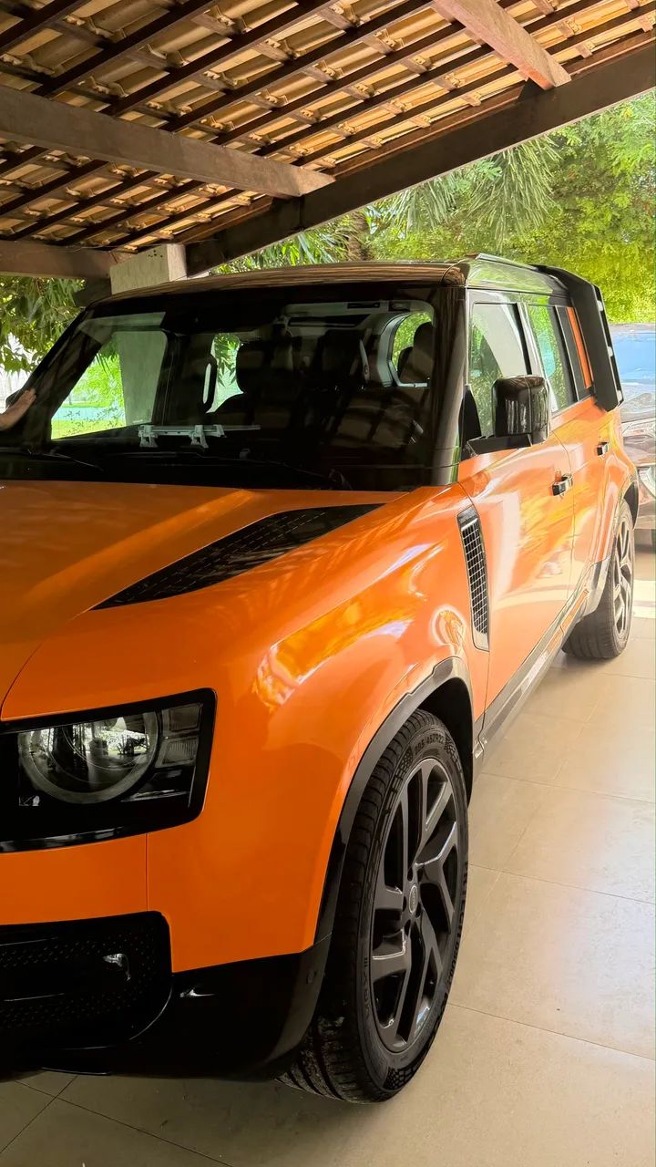 Land Rover Defender 2023