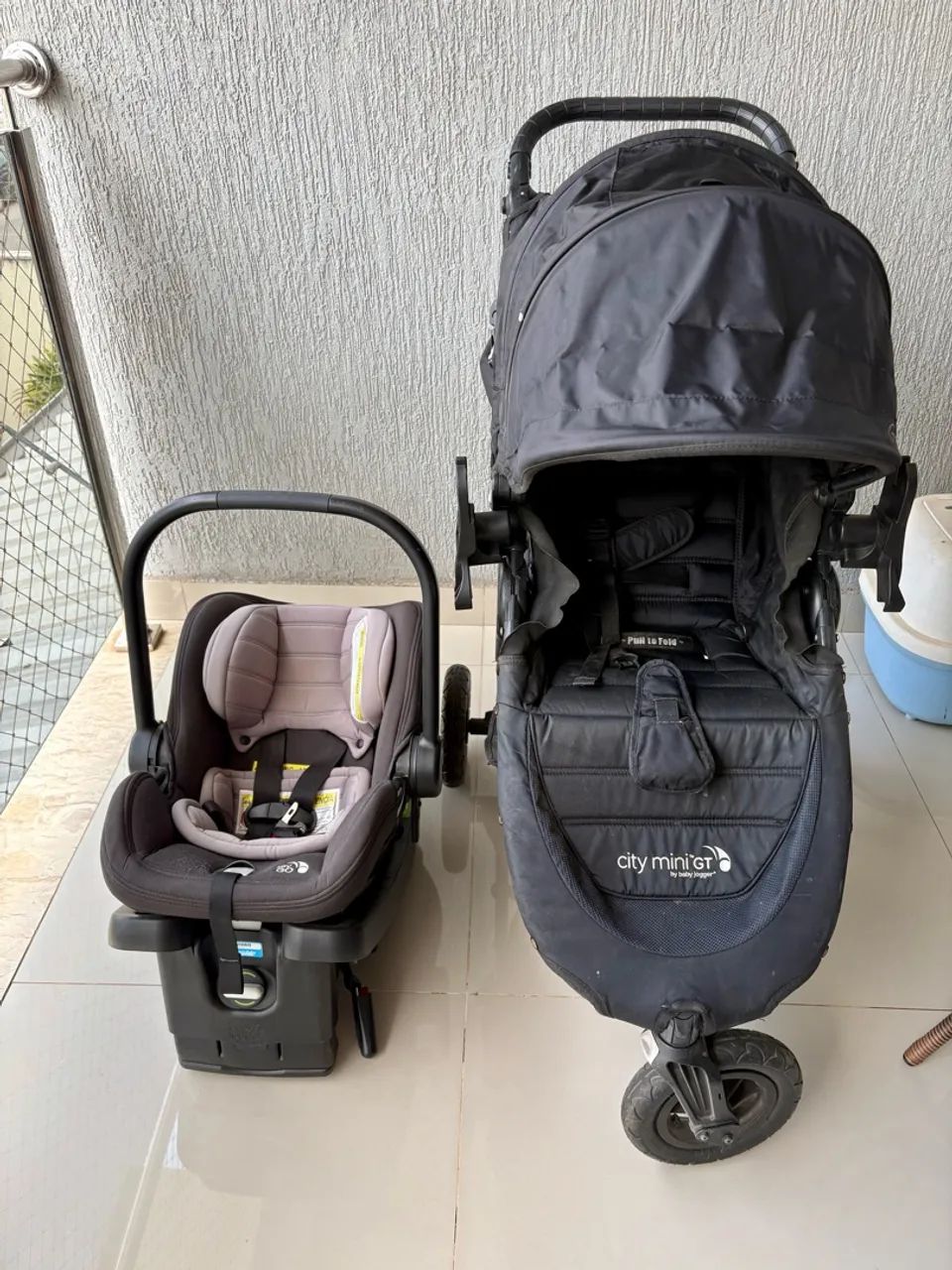 Carrinho e bebê conforto 