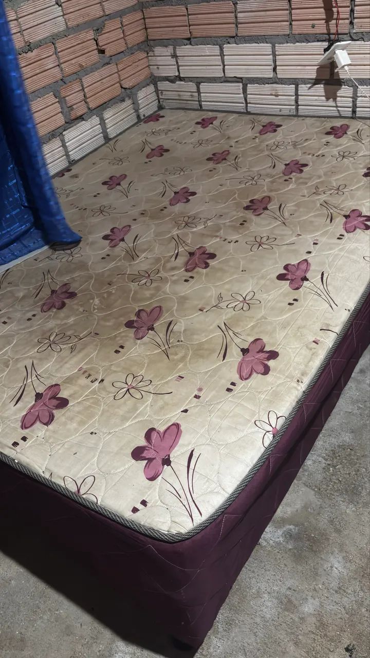 Desapego: Cama de Solteiro Muito Bem Conservada!
