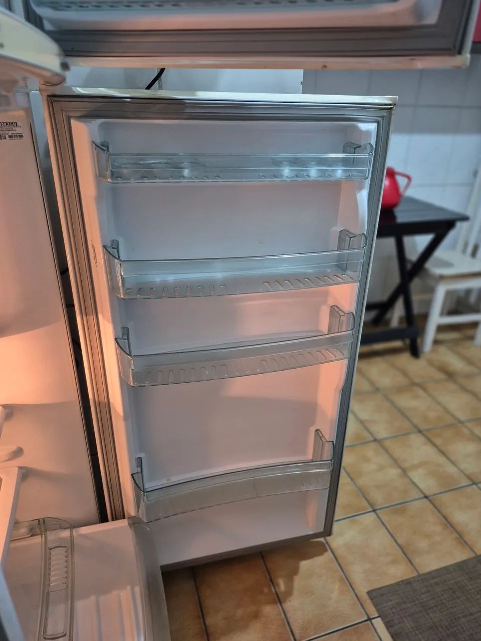 VENDO GELADEIRA APROVEITE!!! - Foto 5