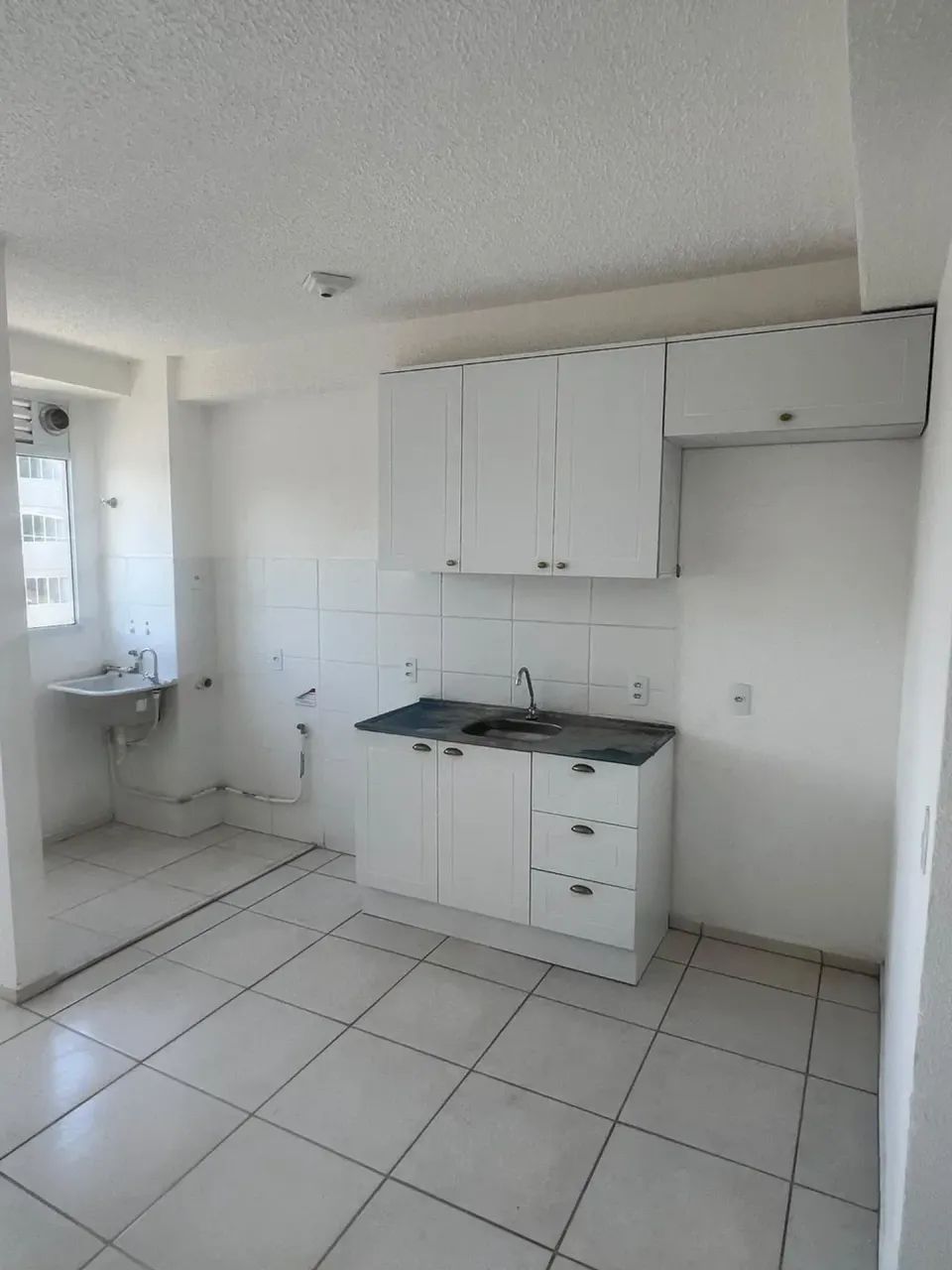 ALUGA-SE EXCELENTE APARTAMENTO!!